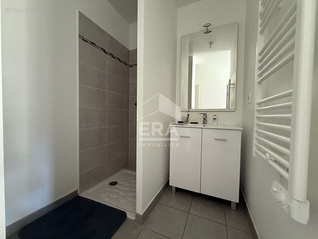 Appartement à LA DESTROUSSE