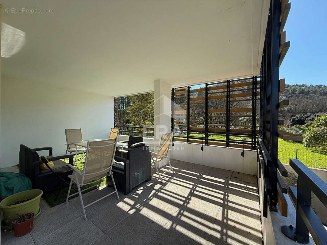 Appartement à LA DESTROUSSE