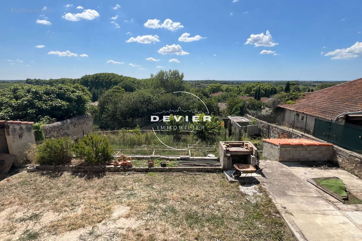 Maison à SAINT-GENIES-DES-MOURGUES