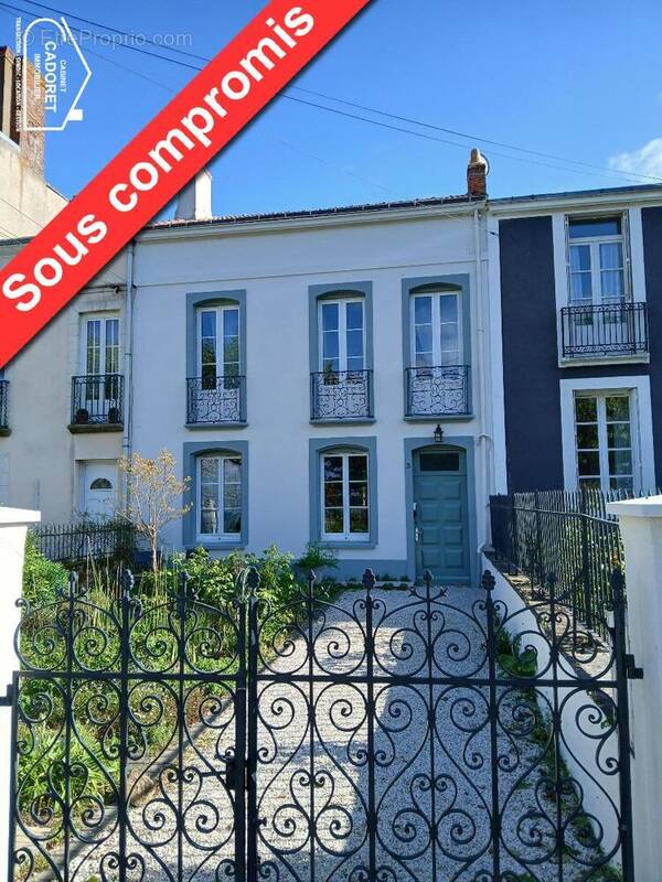   - Maison à PAIMBOEUF