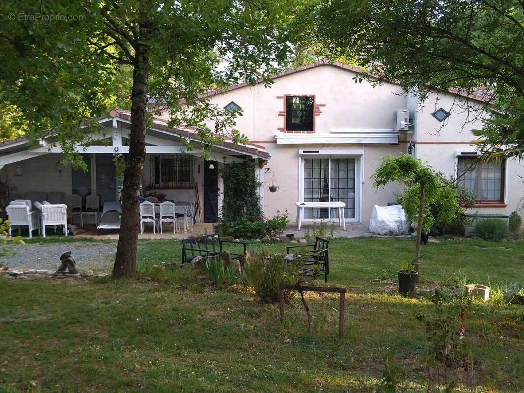 Maison à MONTDRAGON