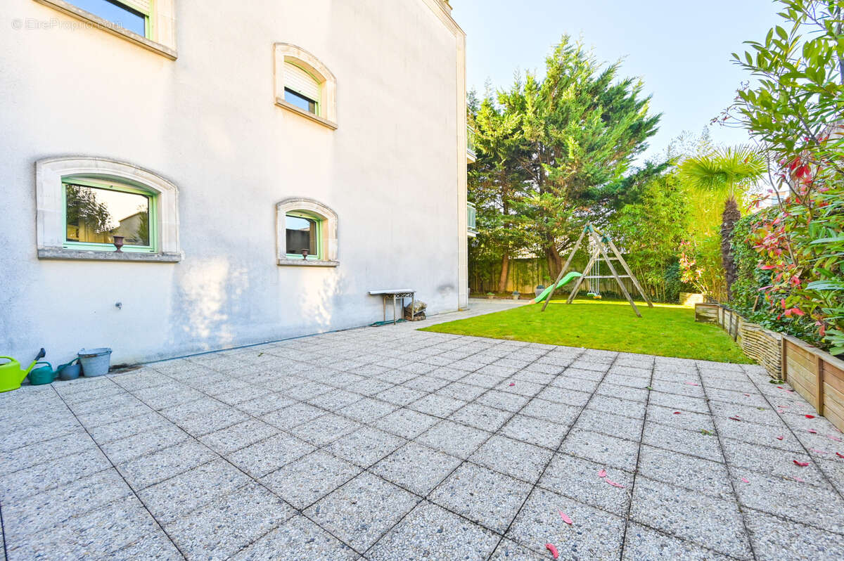 Appartement à SAINT-MAUR-DES-FOSSES