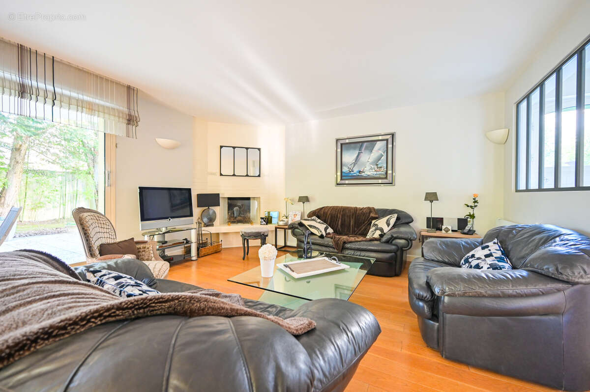 Appartement à SAINT-MAUR-DES-FOSSES