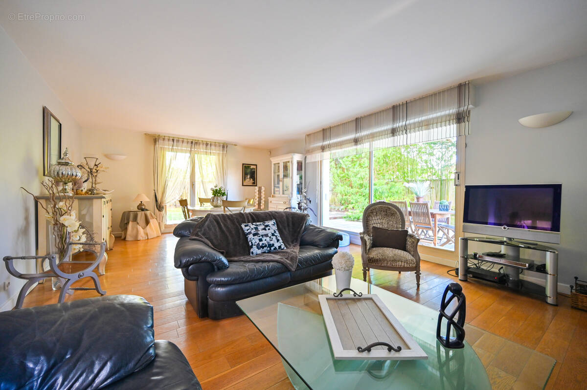 Appartement à SAINT-MAUR-DES-FOSSES