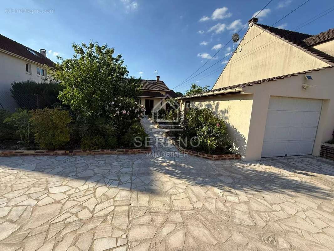 Maison à PONTAULT-COMBAULT