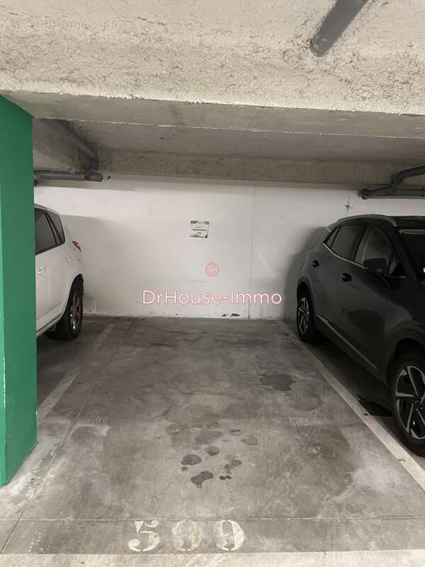 Parking à LES MUREAUX