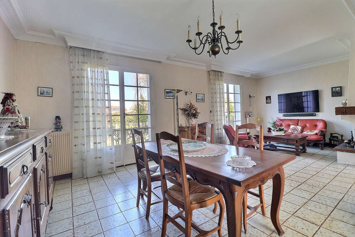 Maison à SAINT-SEBASTIEN-SUR-LOIRE