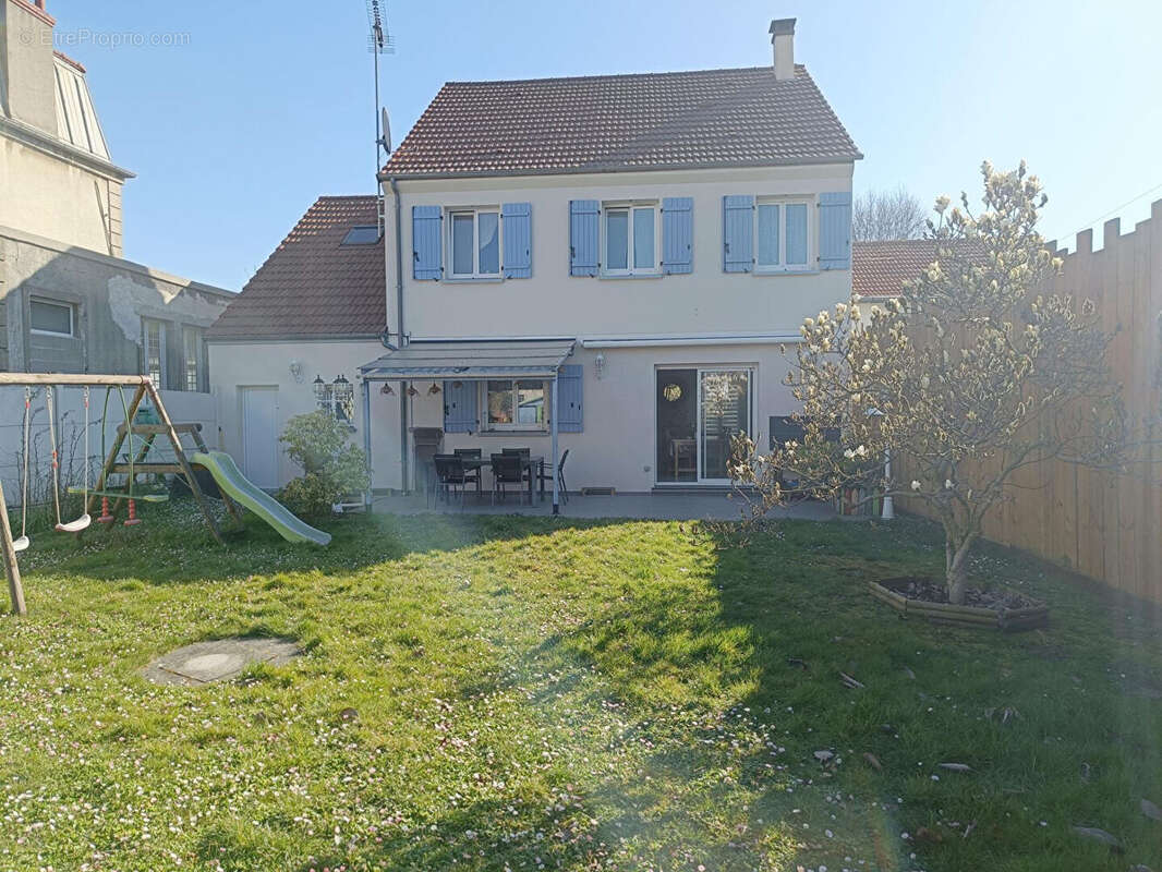 Maison à VILLEMOMBLE