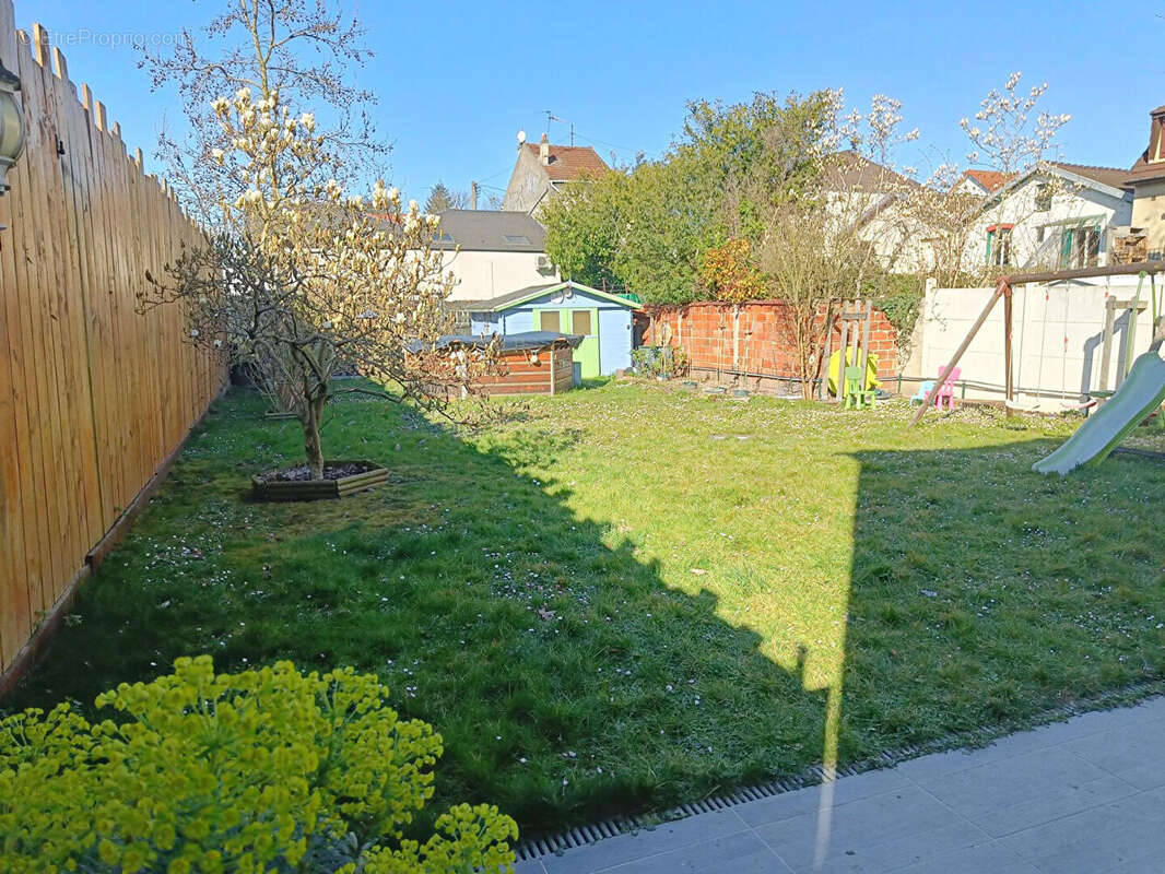 Maison à VILLEMOMBLE