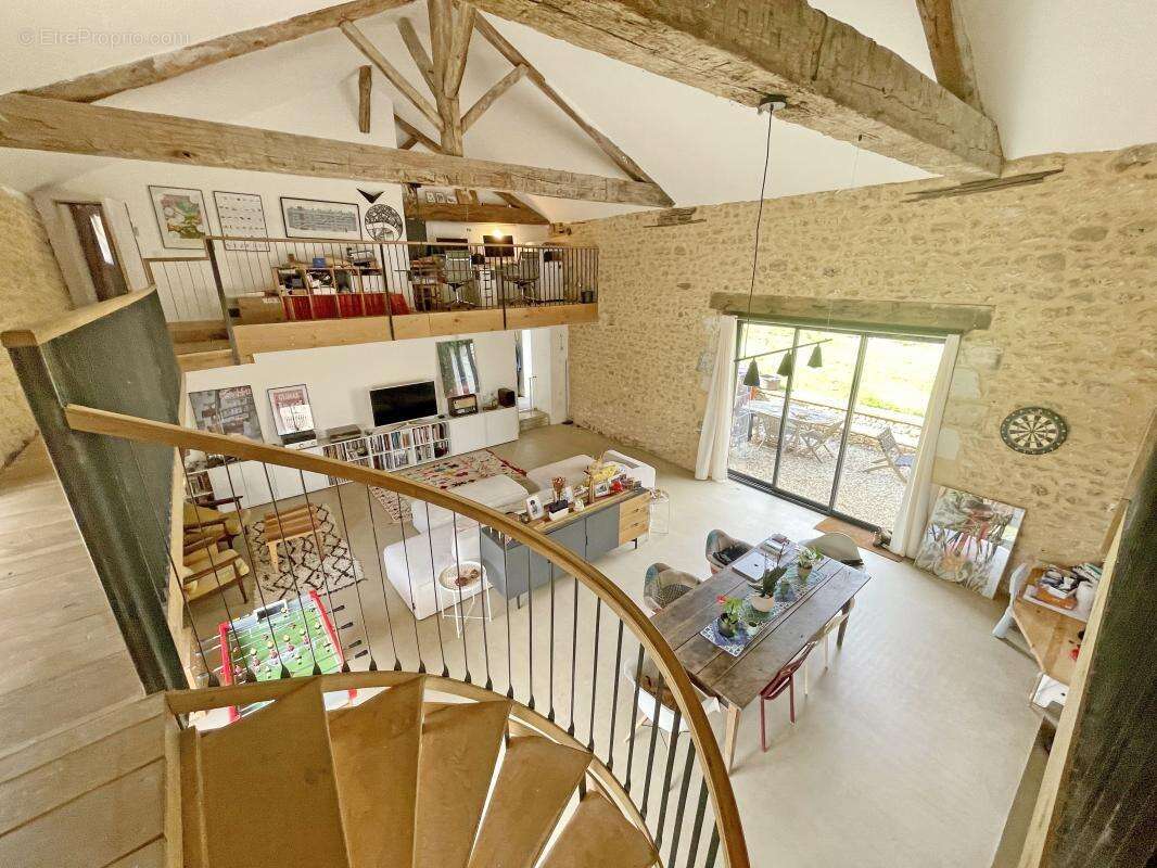 Maison à SAINT-AMAND-DE-VERGT