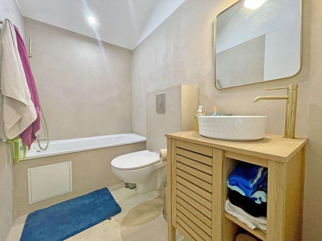 Maison à SAINT-AMAND-DE-VERGT