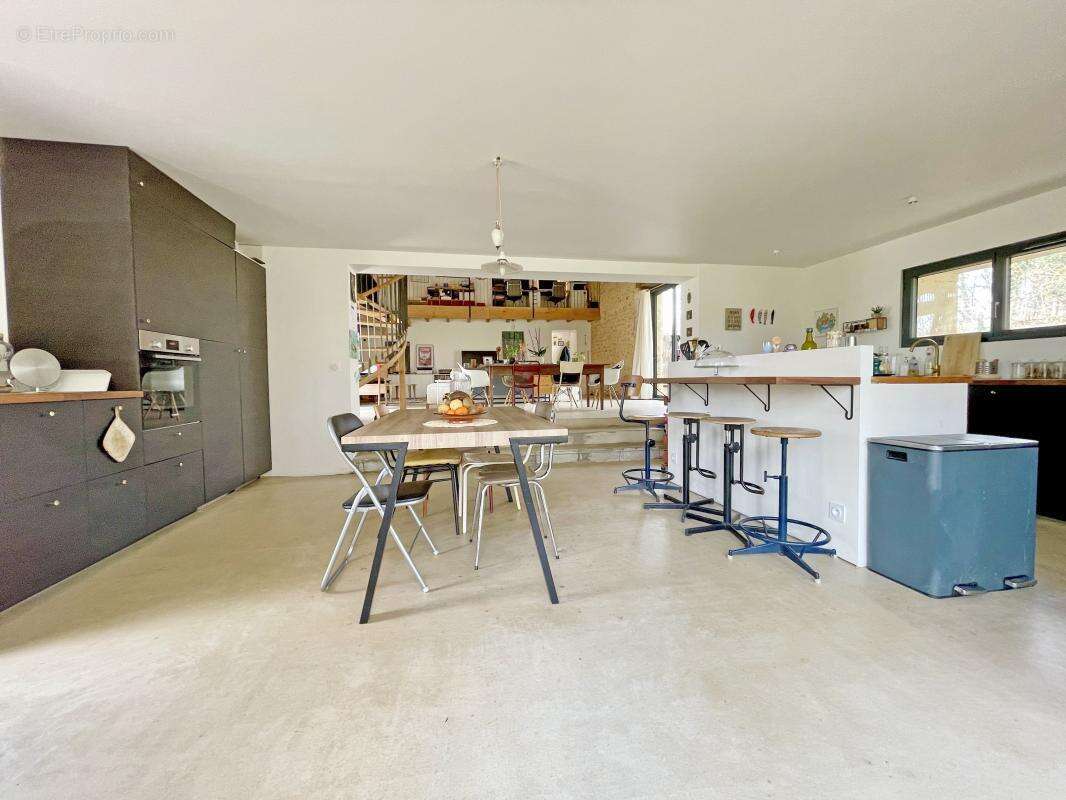 Maison à SAINT-AMAND-DE-VERGT