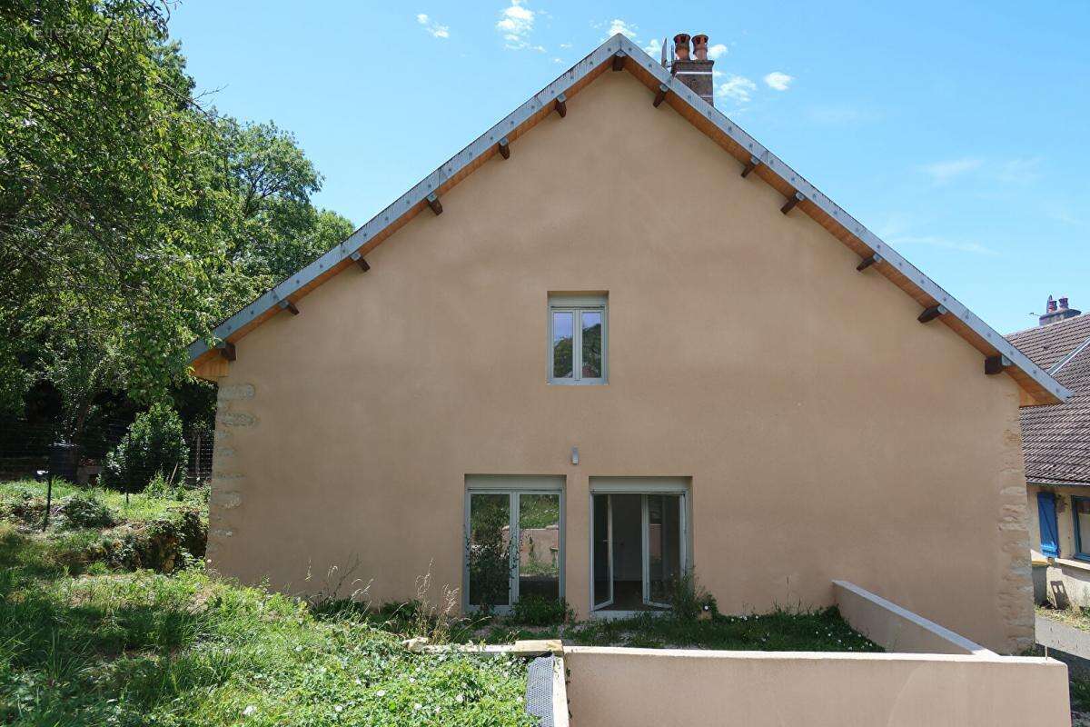 Maison à AVANNE-AVENEY