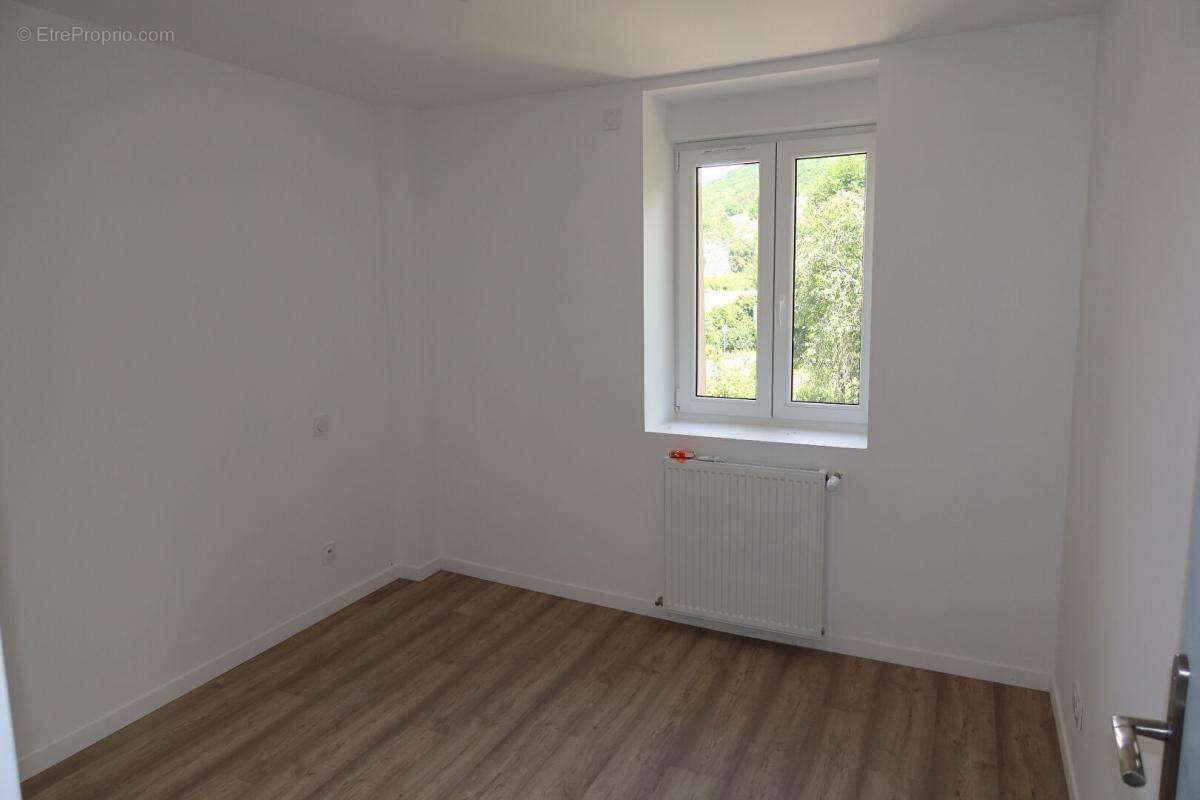 Maison à AVANNE-AVENEY