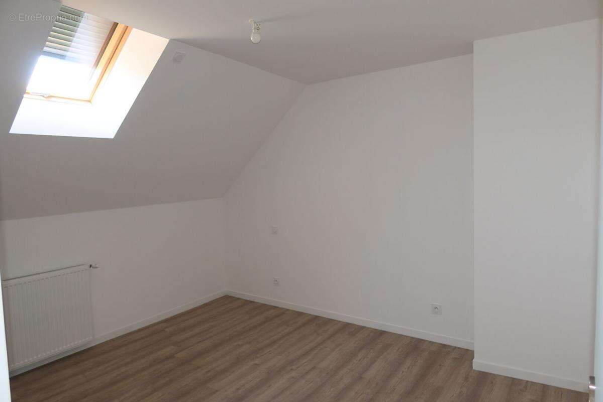 Maison à AVANNE-AVENEY