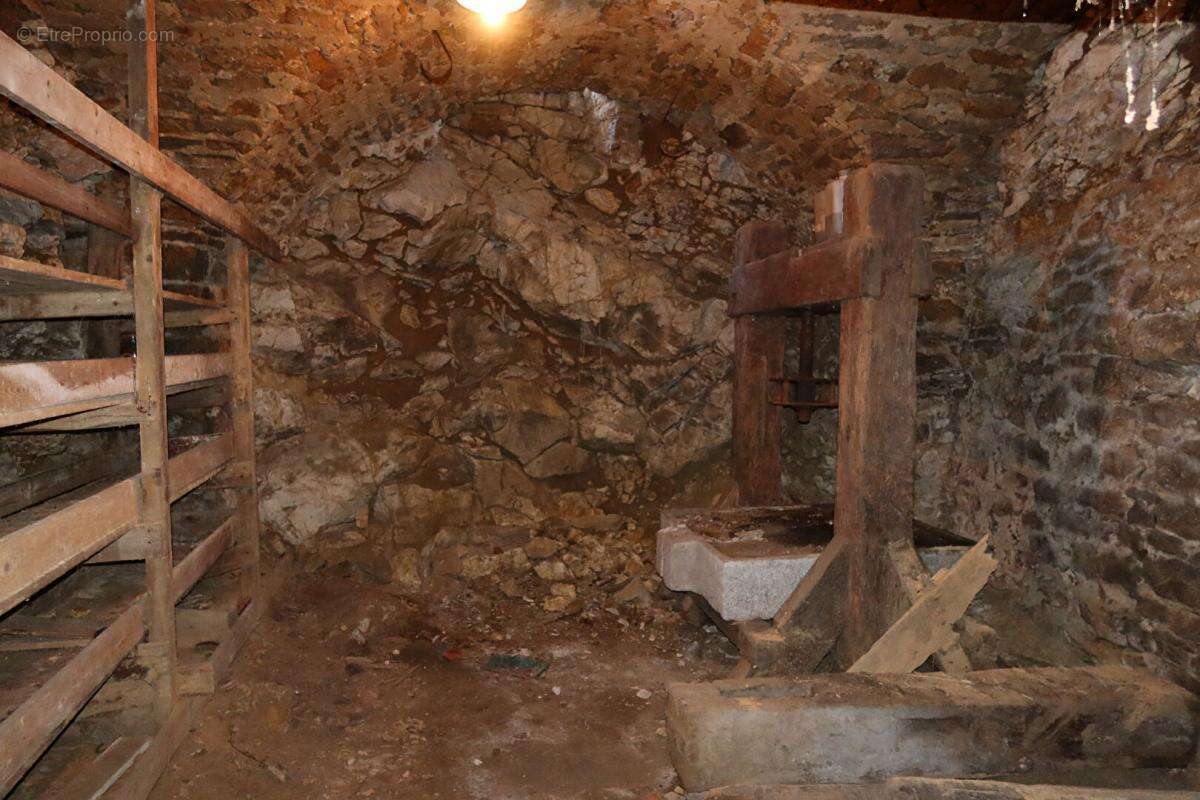 Maison à AVANNE-AVENEY