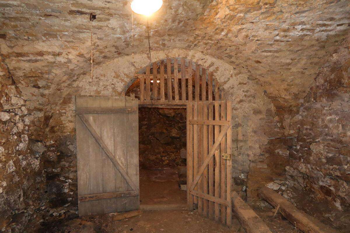 Maison à AVANNE-AVENEY