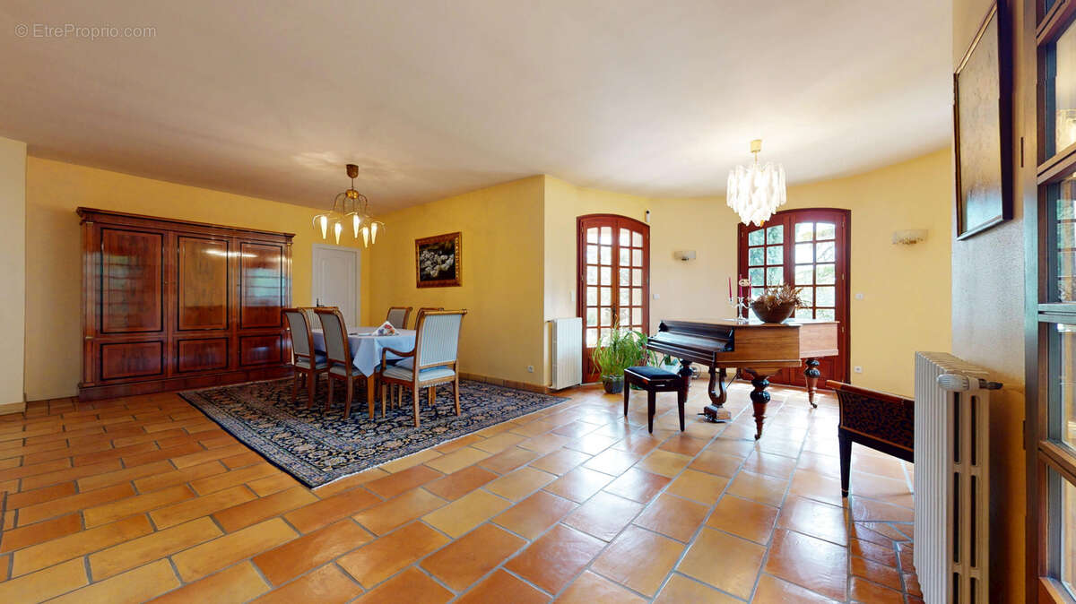 Maison à SAINT-SULPICE-SUR-LEZE