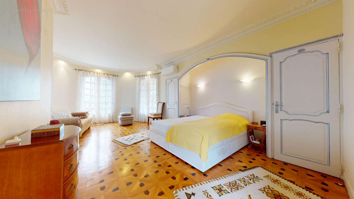 Maison à SAINT-SULPICE-SUR-LEZE