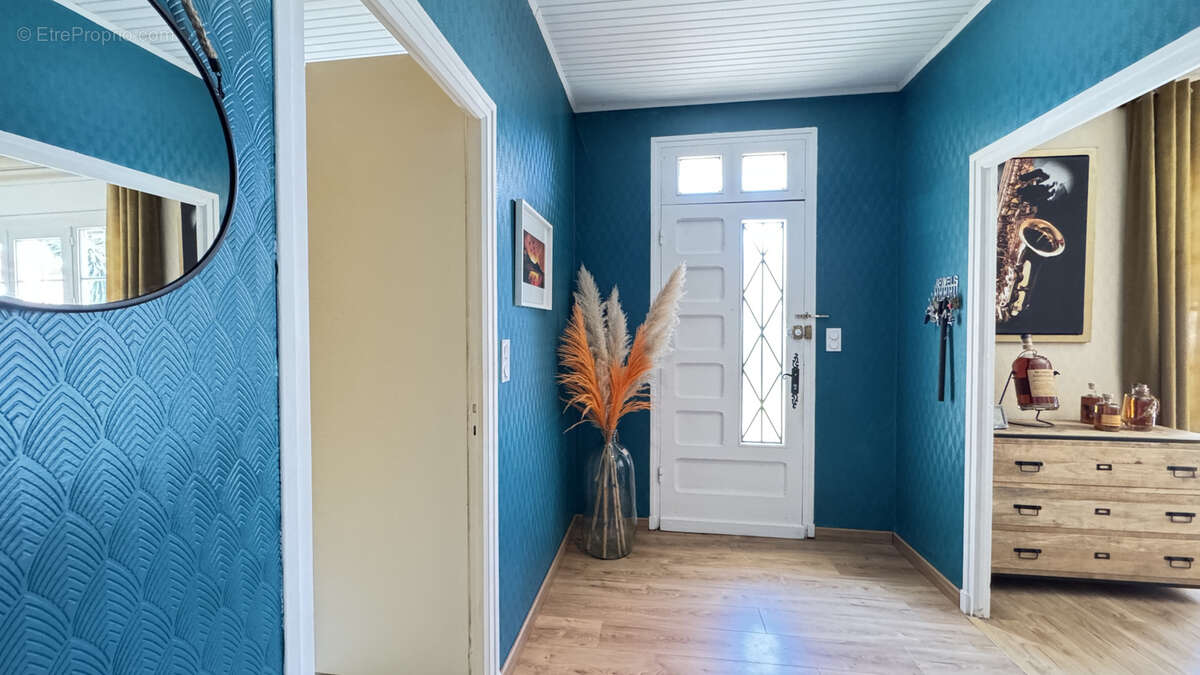 Maison à SAINT-LAURENT-DE-LA-SALANQUE