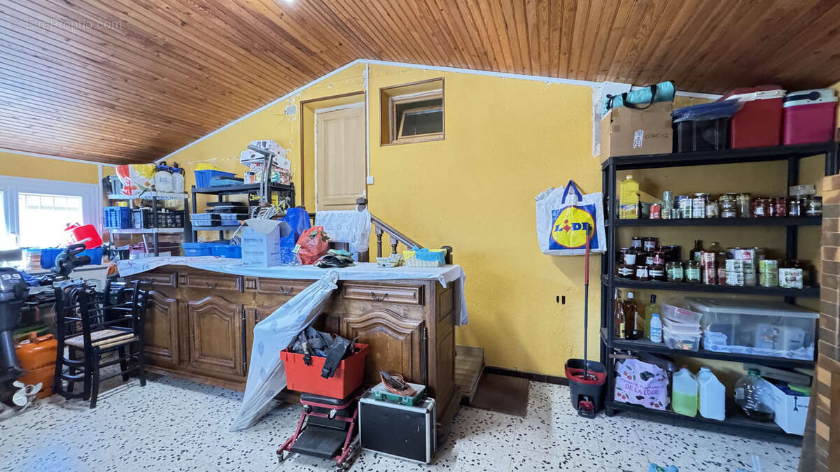 Maison à SAINT-LAURENT-DE-LA-SALANQUE