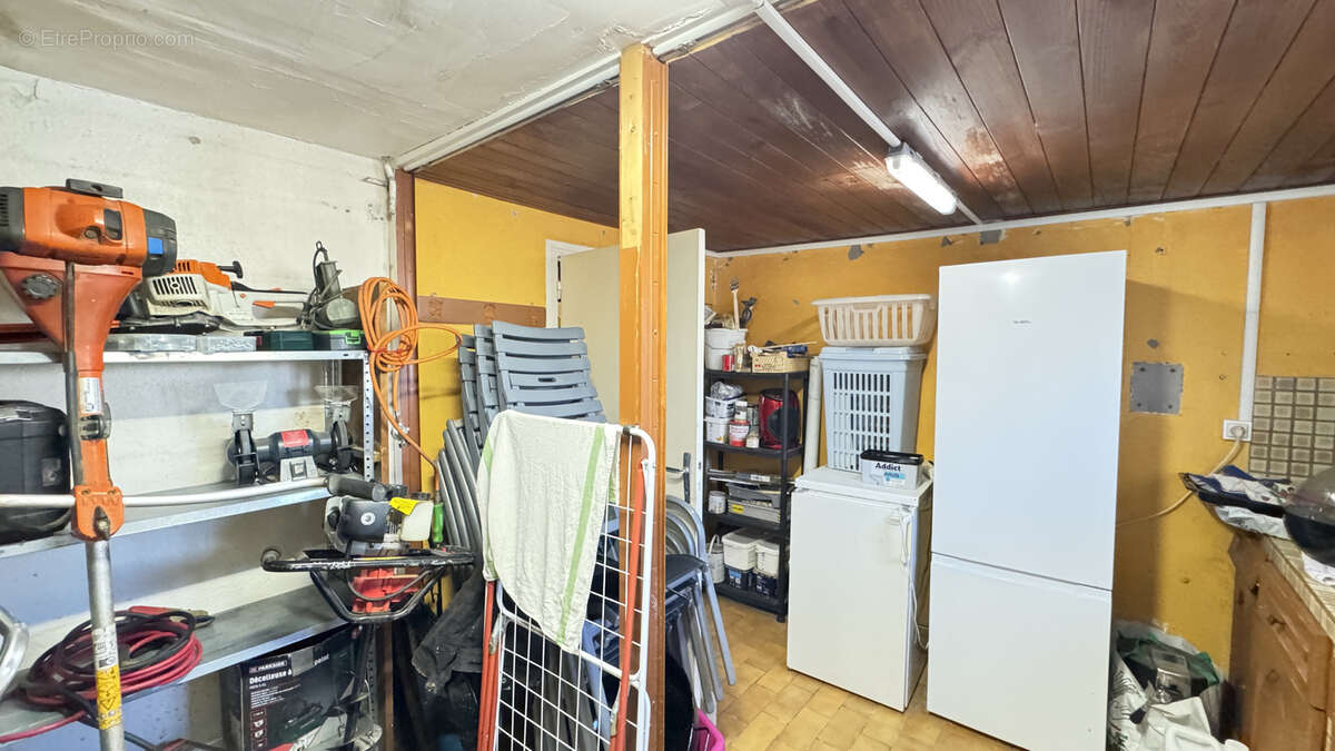 Maison à SAINT-LAURENT-DE-LA-SALANQUE