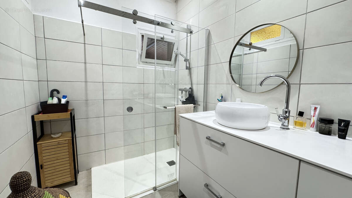 Maison à SAINT-LAURENT-DE-LA-SALANQUE