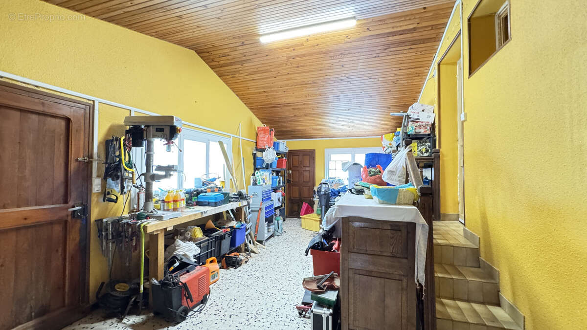 Maison à SAINT-LAURENT-DE-LA-SALANQUE