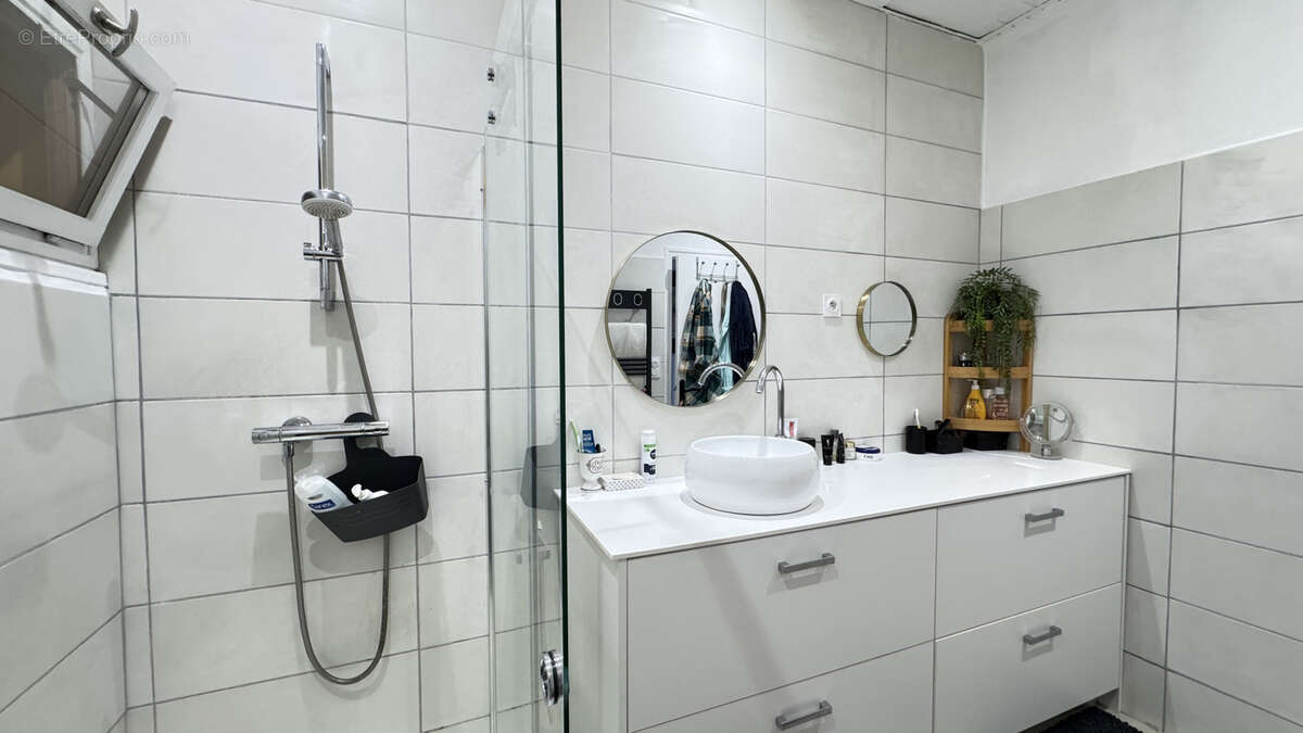 Maison à SAINT-LAURENT-DE-LA-SALANQUE