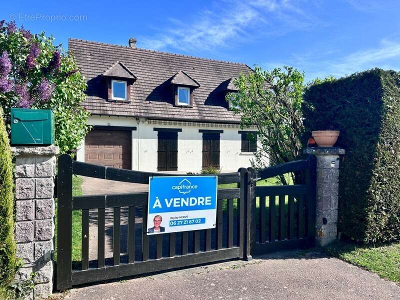 Maison à LA SAUSSAYE