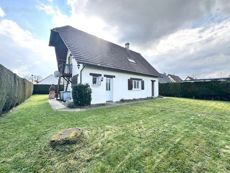 Maison à LA SAUSSAYE