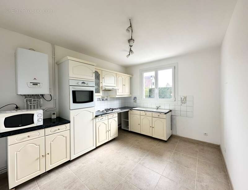 Maison à LA SAUSSAYE