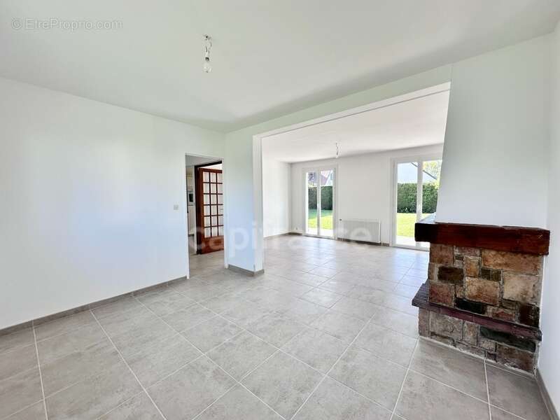 Maison à LA SAUSSAYE