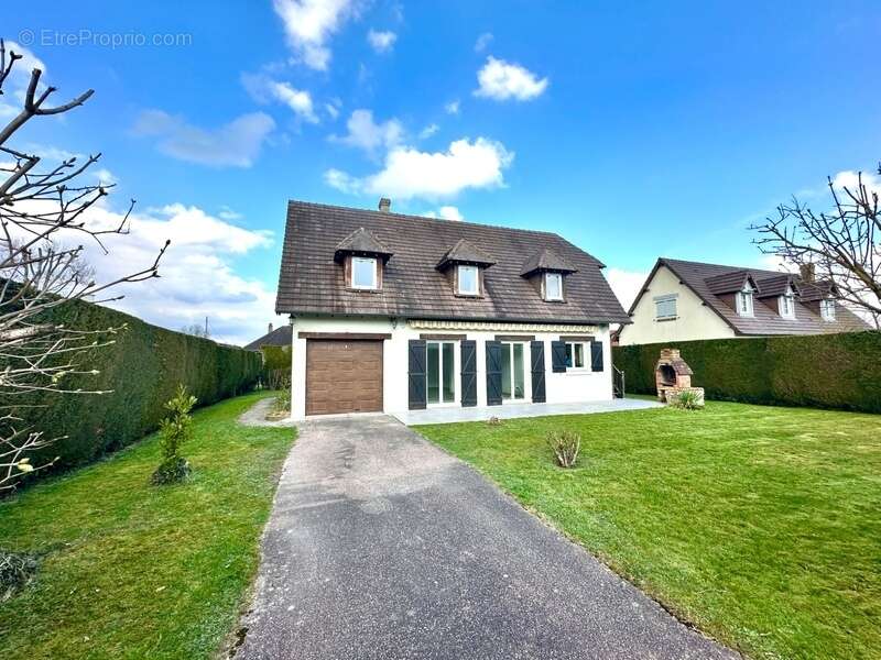 Maison à LA SAUSSAYE