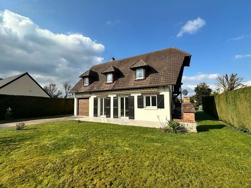 Maison à LA SAUSSAYE