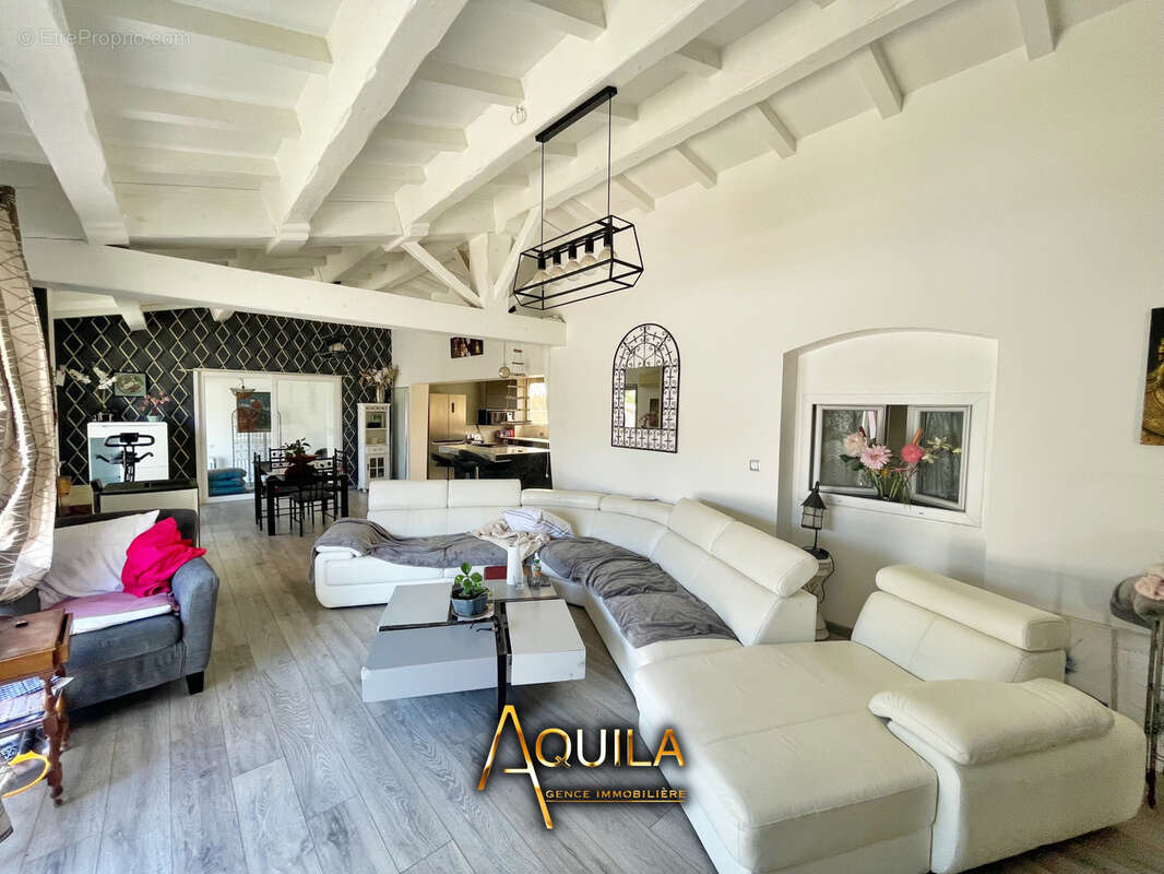 Maison à VILLENEUVE-LES-BEZIERS