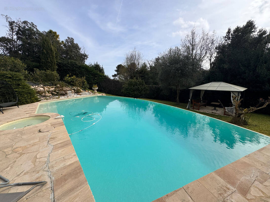 Maison à LA COLLE-SUR-LOUP