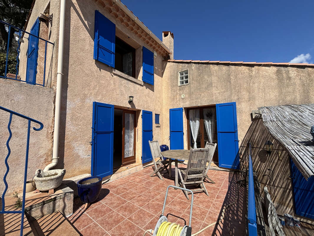 Maison à LA GARDE-FREINET