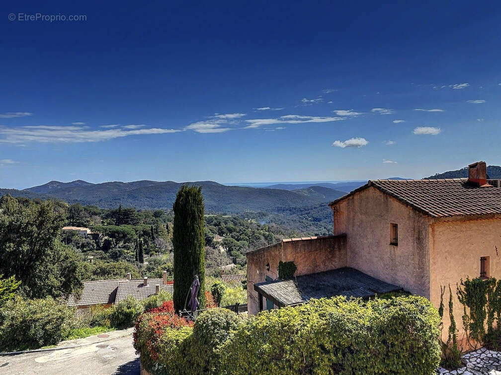 Maison à LA GARDE-FREINET