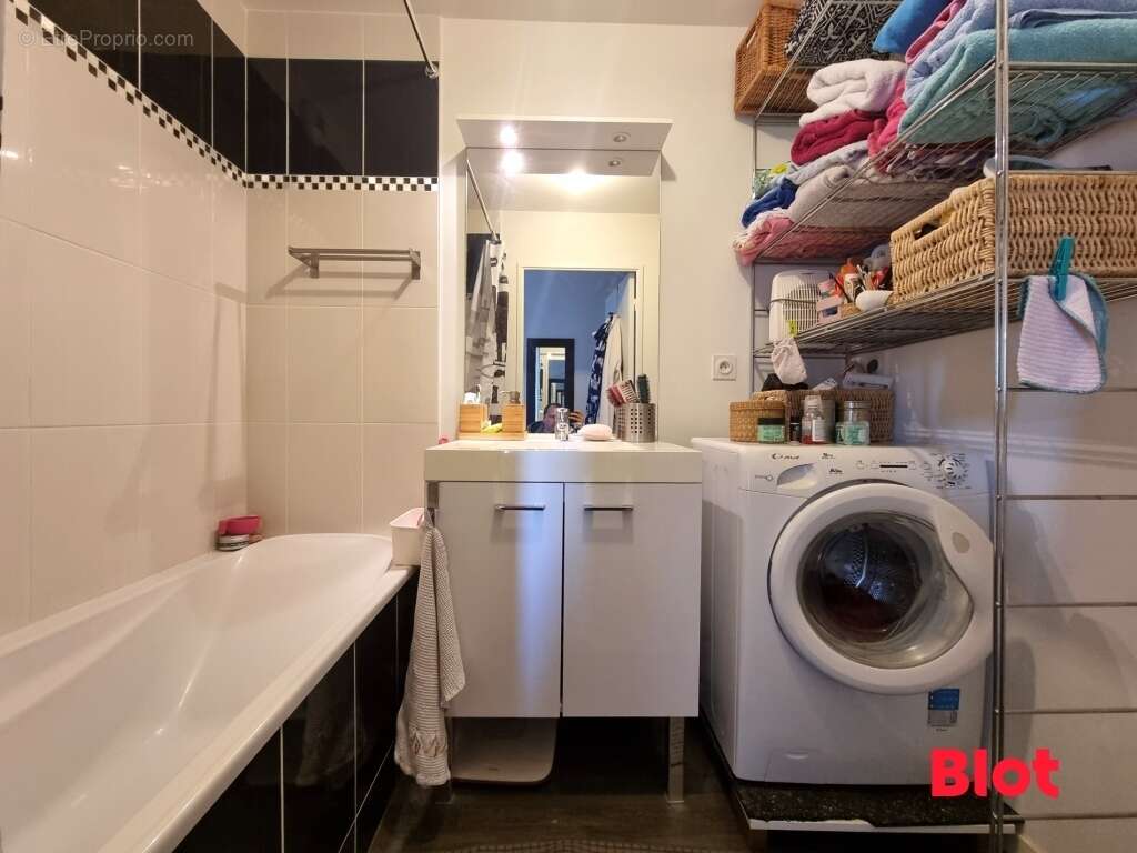 Appartement à MELESSE