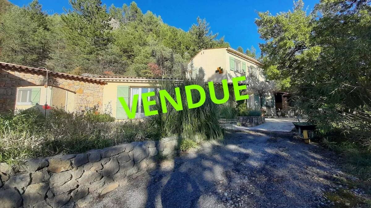 Maison à PUGET-THENIERS