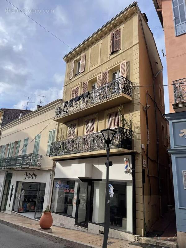 Appartement à VALLAURIS