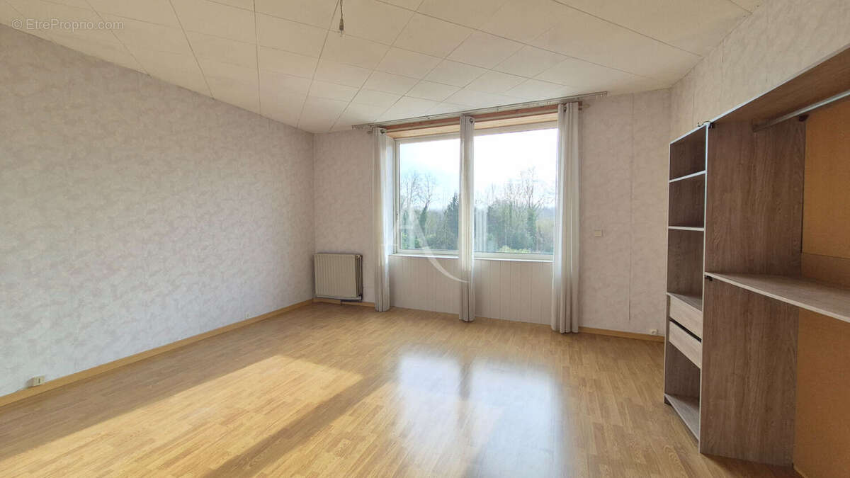 Maison à SAINT-JEAN-D&#039;ANGELY