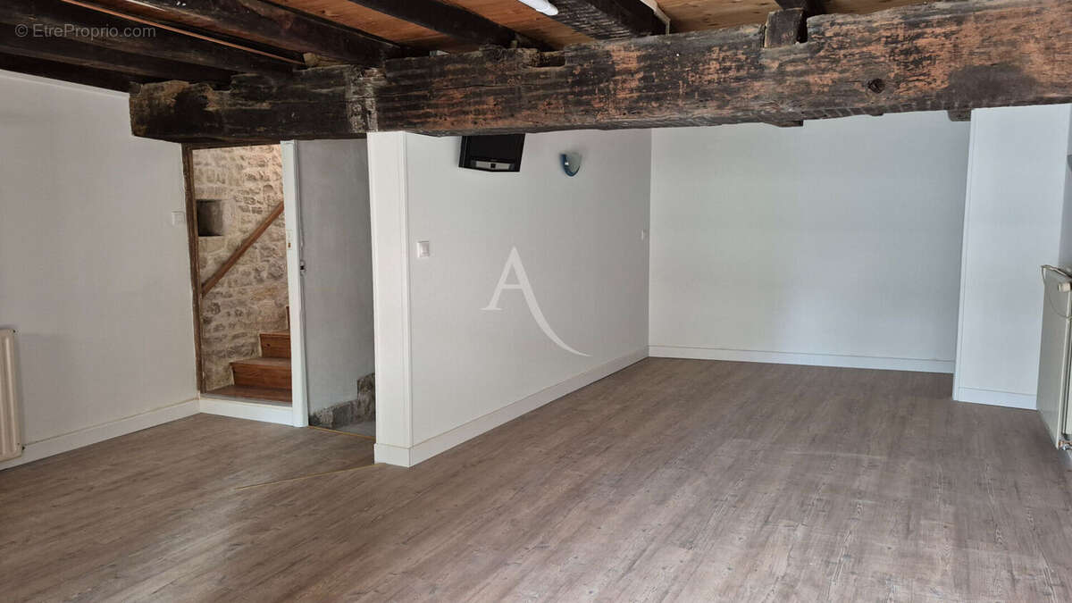 Maison à SAINT-JEAN-D&#039;ANGELY