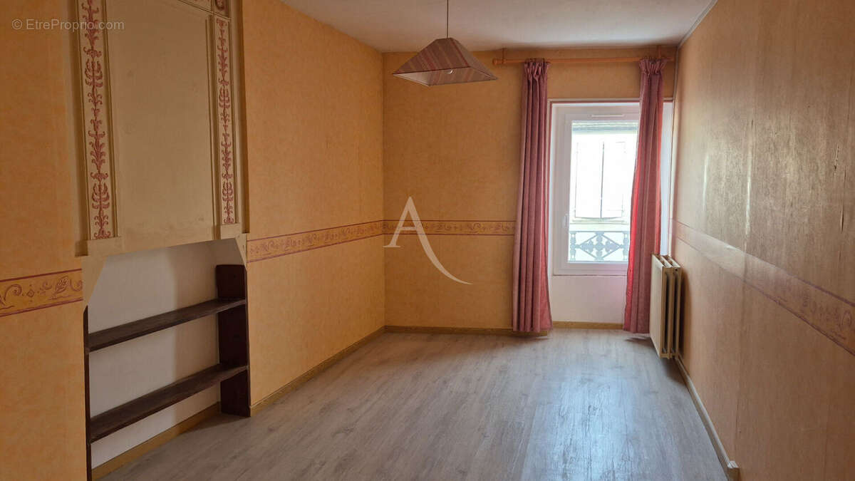 Maison à SAINT-JEAN-D&#039;ANGELY