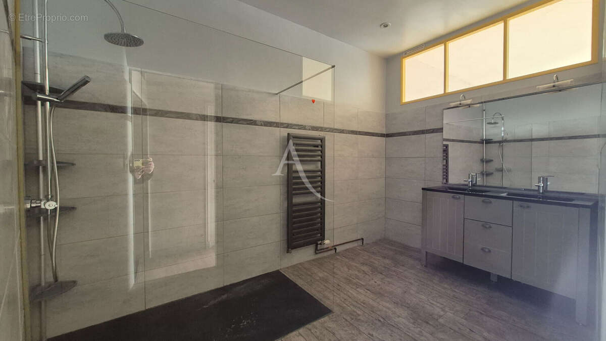 Maison à SAINT-JEAN-D&#039;ANGELY