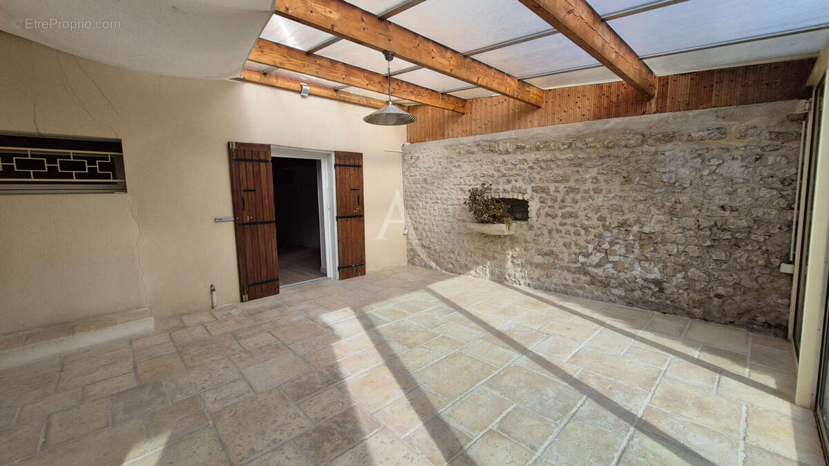 Maison à SAINT-JEAN-D&#039;ANGELY