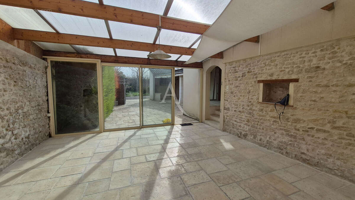 Maison à SAINT-JEAN-D&#039;ANGELY