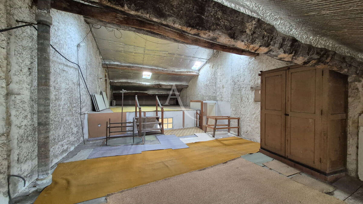 Maison à SAINT-JEAN-D&#039;ANGELY