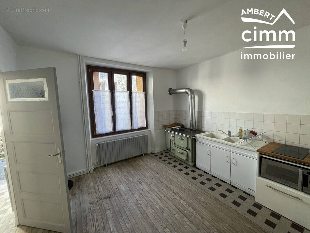 Maison à SAINT-BONNET-LE-CHASTEL